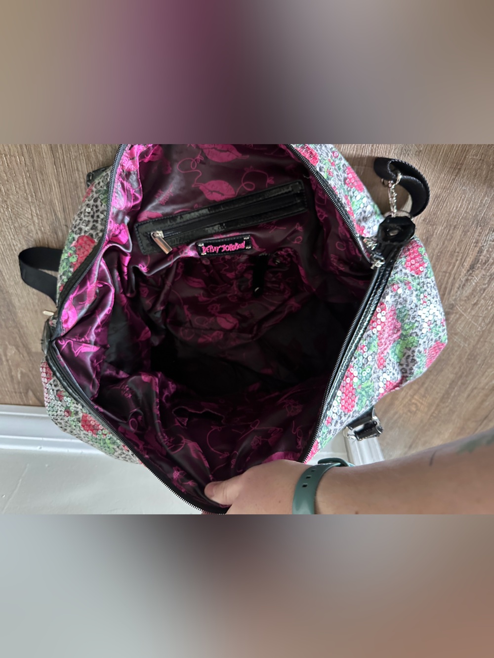 Betsey Johnson Sequin Leopard Rose Weekender Bag Heart Pocket - EUC - Picture 7 of 9